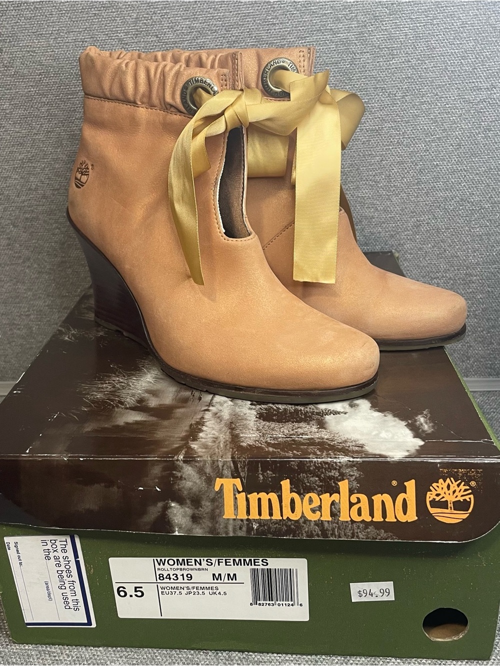 Timberland Women’s 6.5 Nubuck Tan Keyhole Wedge Ankle Boots with Satin Ribbon